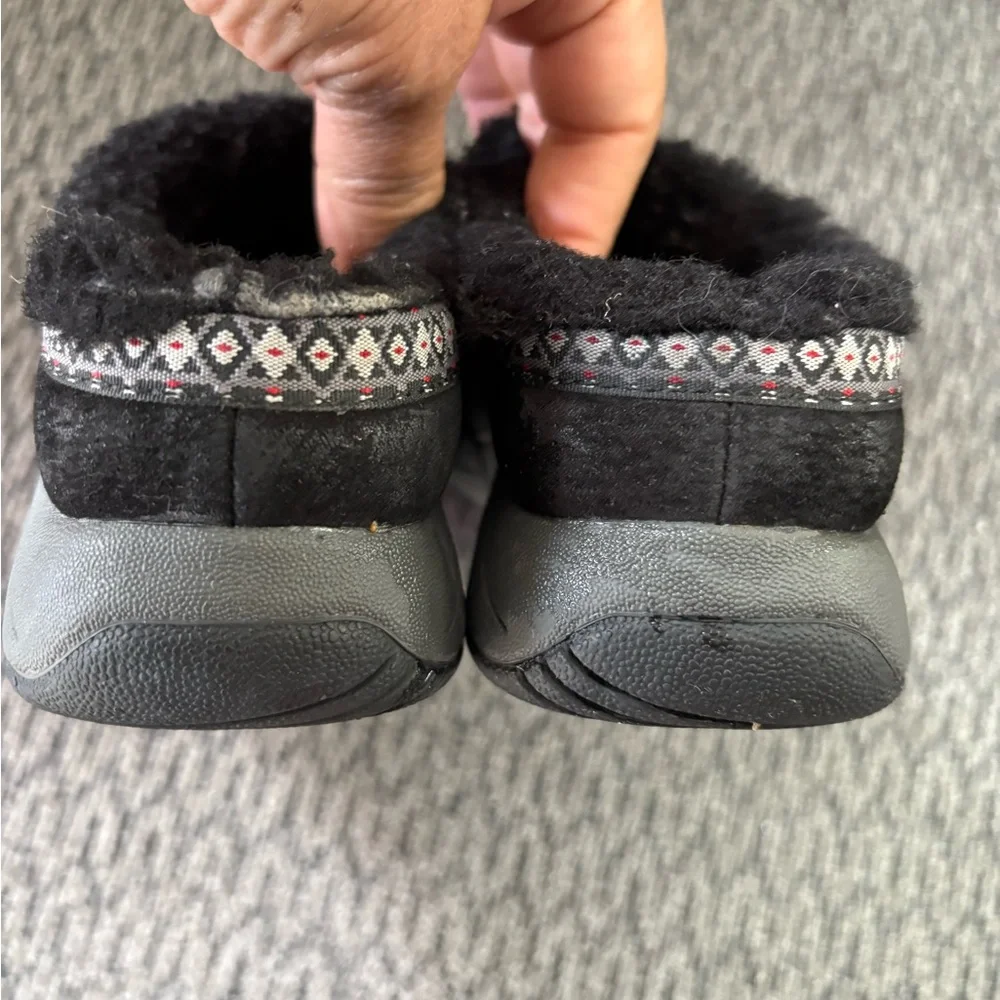 Girls Merrell Black Suede Slip On Shoes Size 2.5